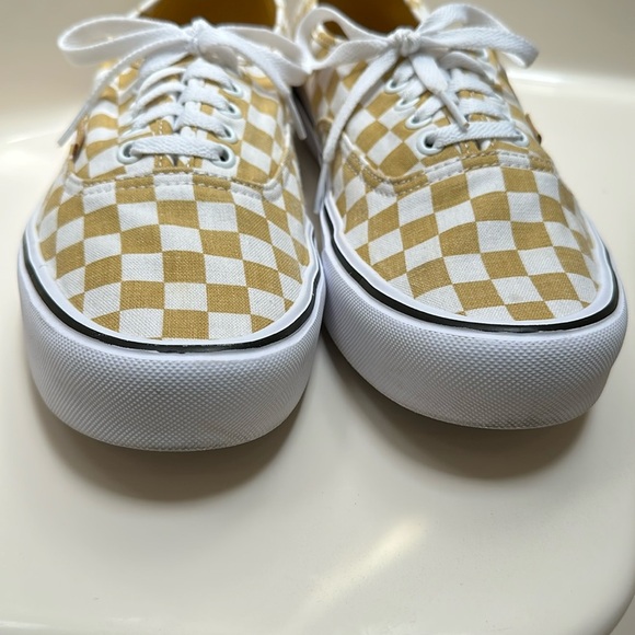 Vans Men's Yellow Checkered Sneakers size 10.5 - Picture 2 of 9